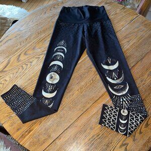 ONZIE FLOW black patterned leggings/exc condition/S/M